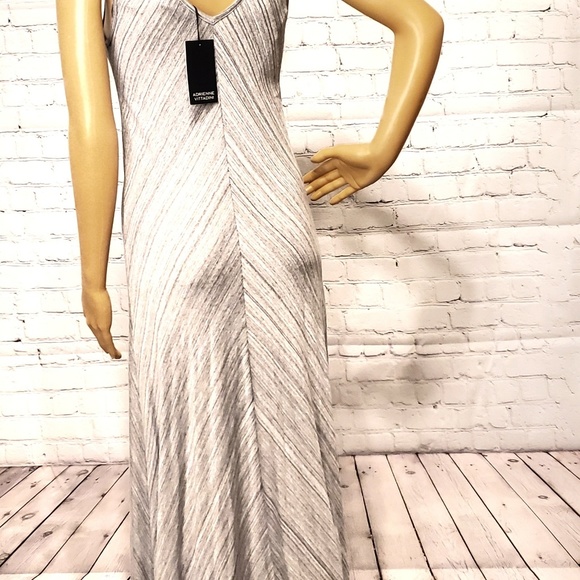 NWT Stunning Adrienne Vittadini Grey Maxi Dress - Picture 6 of 7